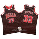 Maillot Chicago Bulls Scottie Pippen No 33 Mitchell & Ness Noir